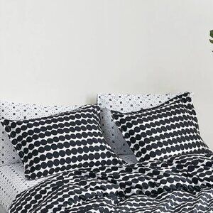 Marimekko Rasymatto White/Black Standard Pillow Shams (2 count, shams only)